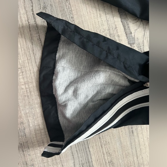 OshKosh Black Track Pants with White, size 8 - Picture 6 of 8